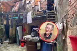 Gia đình 50 năm sống trên nóc nhà vệ sinh phố cổ: Con trai đi ở rể, con gái...