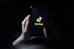 Ý phạt TikTok gần 11 triệu USD do không ngăn chặn nội dung độc hại