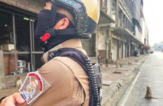 Khỉ quậy chịu không thấu, một tỉnh của Thái Lan phải lập đội cảnh sát đặc biệt