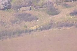 Giây phút UAV cảm tử Ukraine tập kích trạm gây nhiễu điện tử của quân xâm lược...