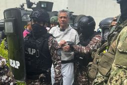 Cựu phó tổng thống Ecuador cầu cứu